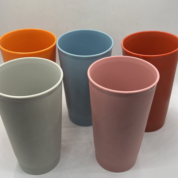 Tupperware Plastic Cups set of 5 - Picture 2 of 3